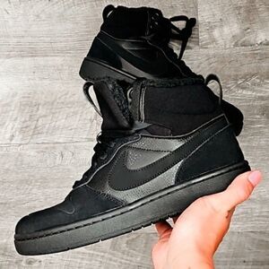 Nike Court Borough Low Black Sneakers Youth 6.5Y / Women’s 8-8.5 Athletic Shoes
